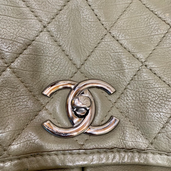 ❌SOLD❌💯Authentic Chanel XL Flap Bag - Picture 3 of 15